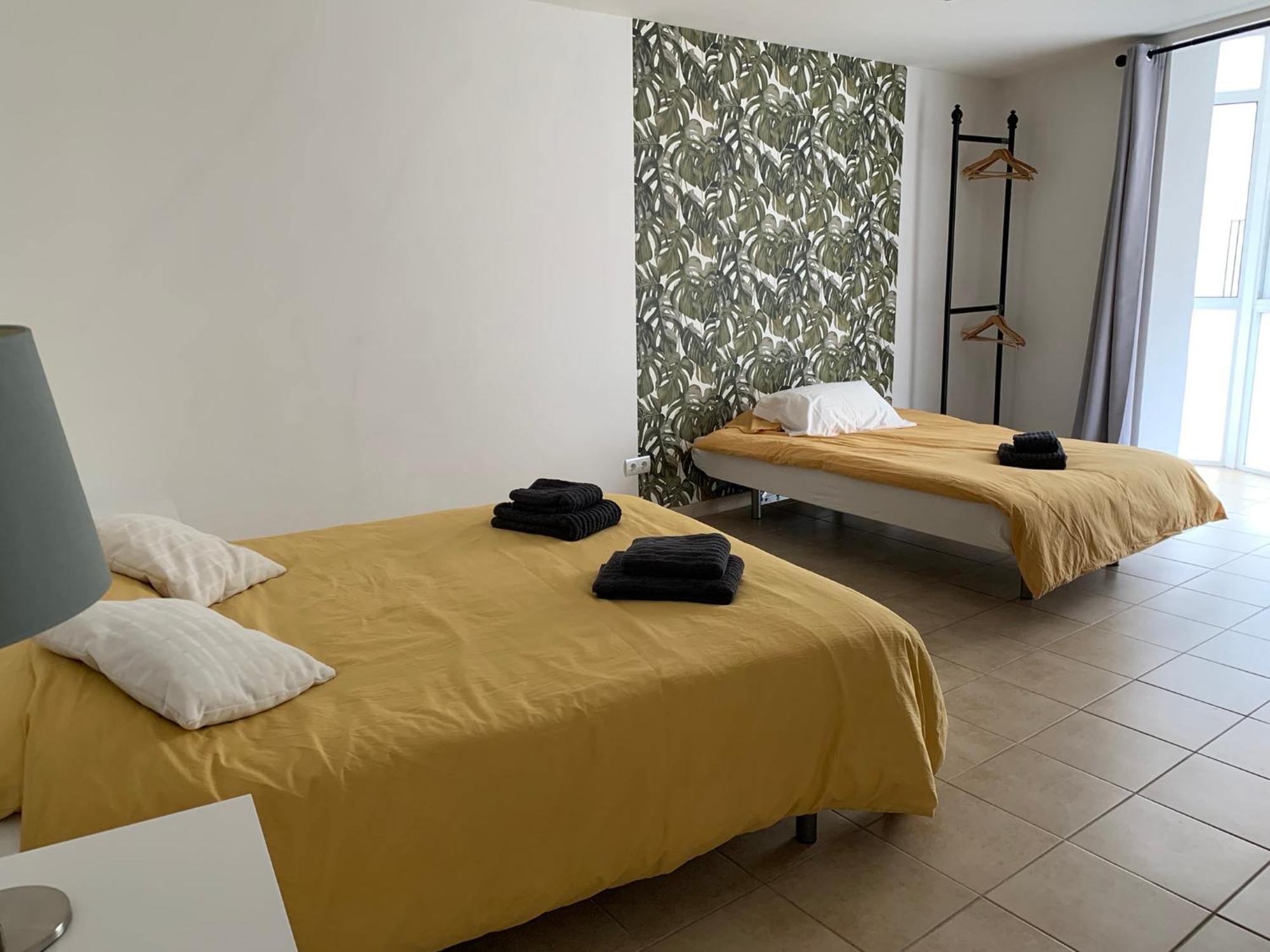 Hostal Casa Michaels Mora d'Ebre Exterior photo